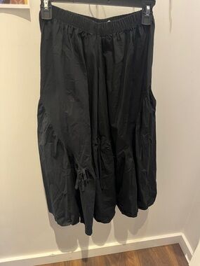 Black Elastic-Waist Balloon Midi Skirt